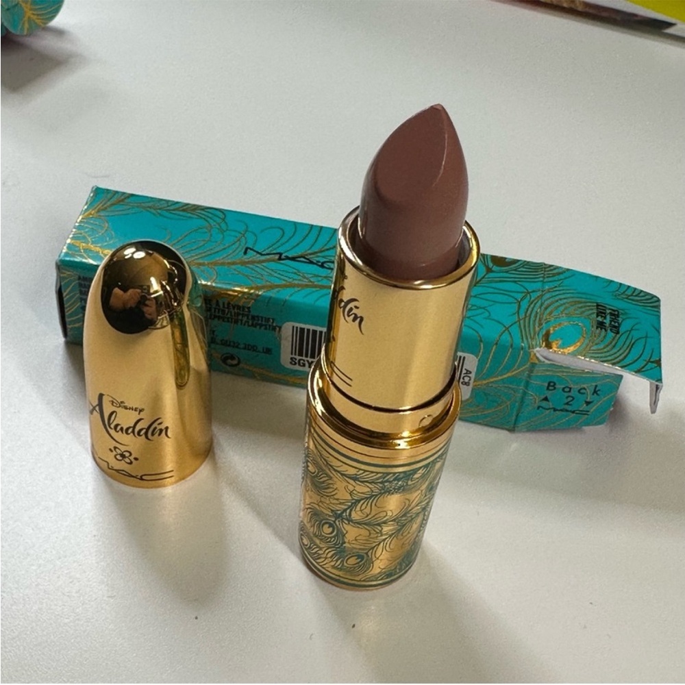 BNIB New MAC Disney Aladdin Friend Like Me amplified crème Lipstick Rare LE